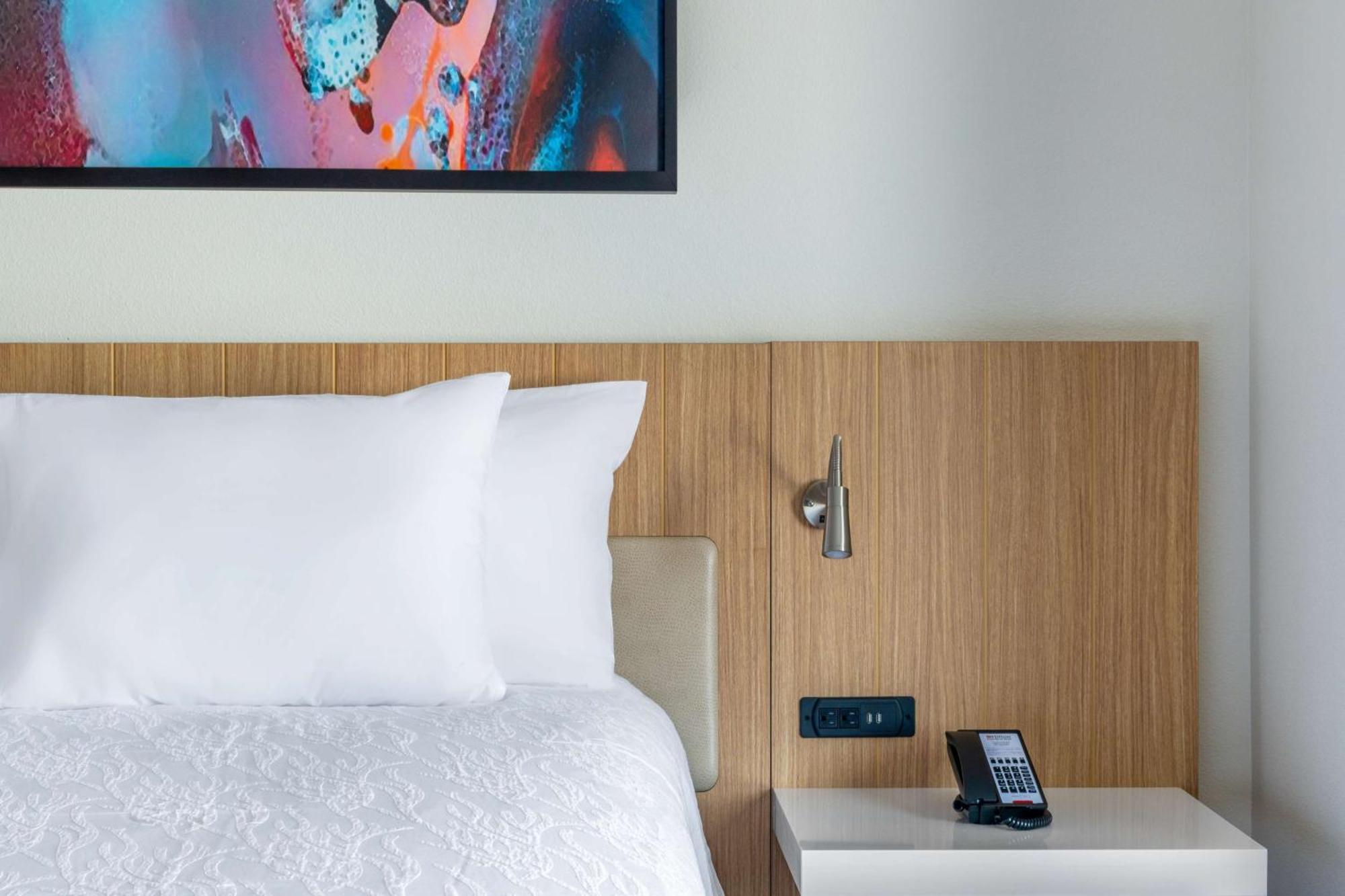Hilton Garden Inn Лонґмонт Екстер'єр фото