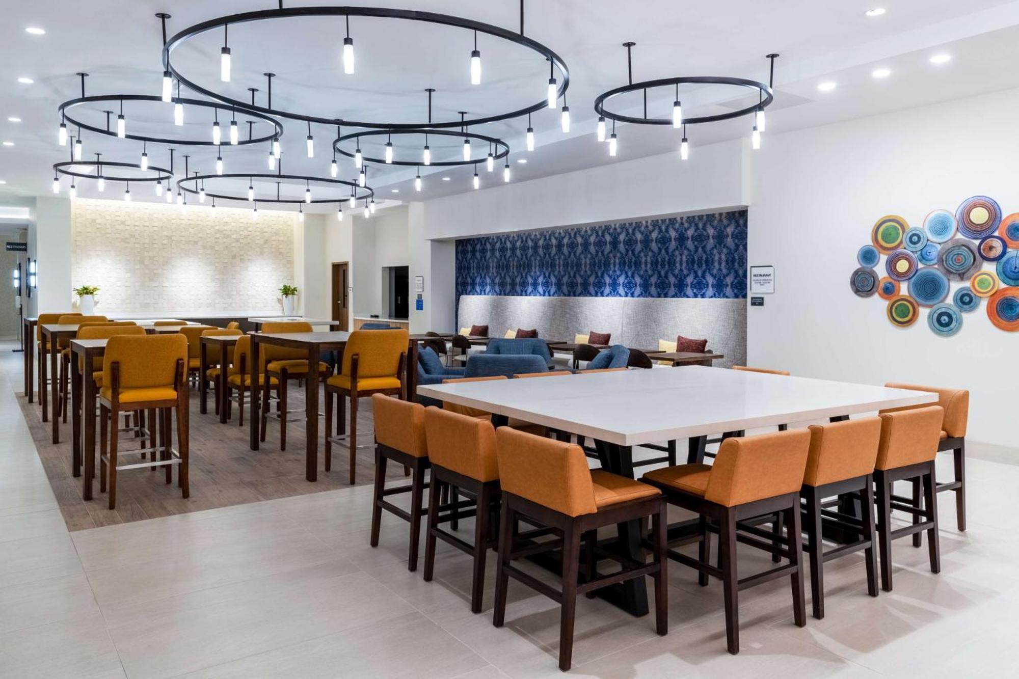 Hilton Garden Inn Лонґмонт Екстер'єр фото