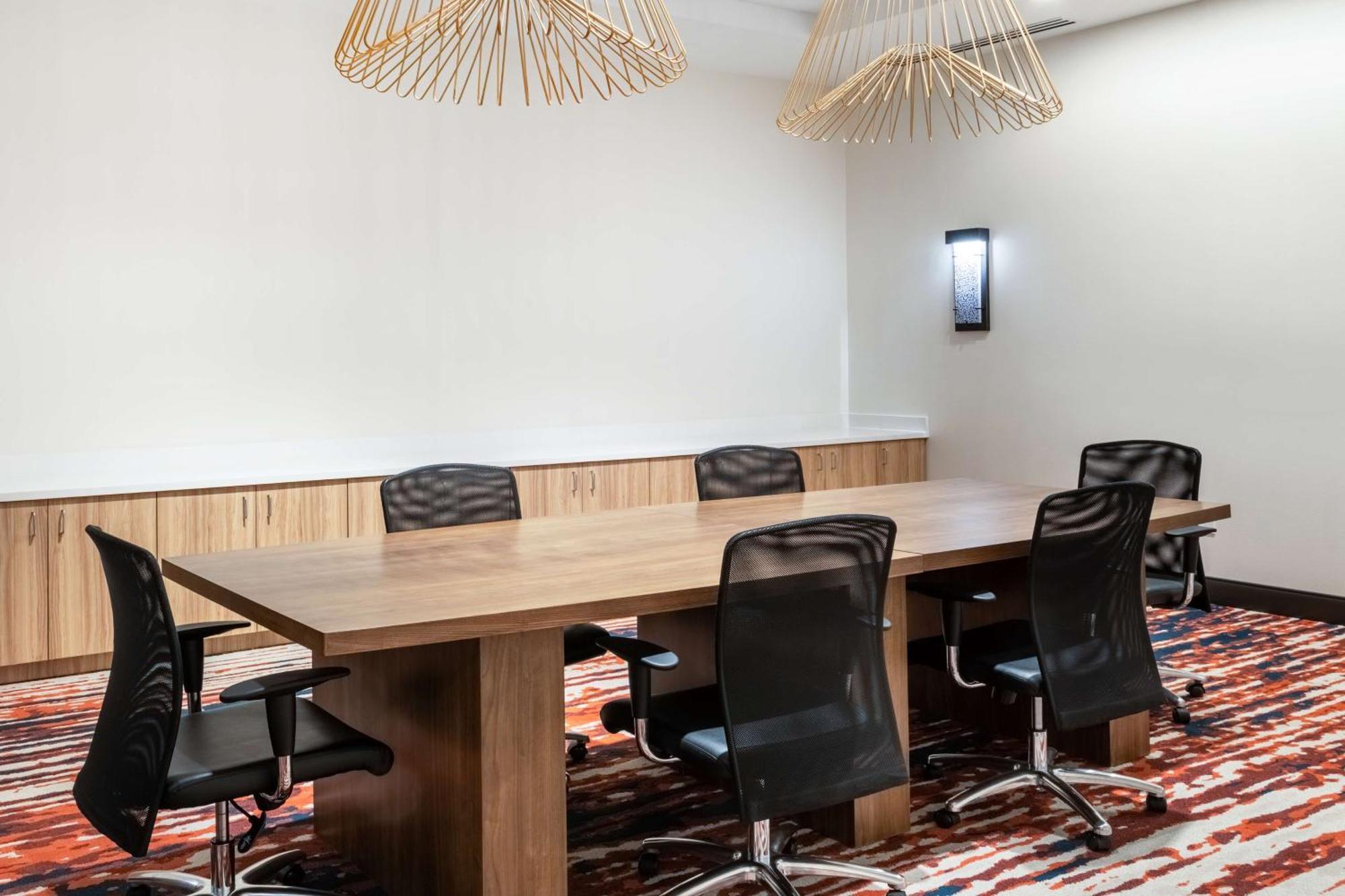 Hilton Garden Inn Лонґмонт Екстер'єр фото