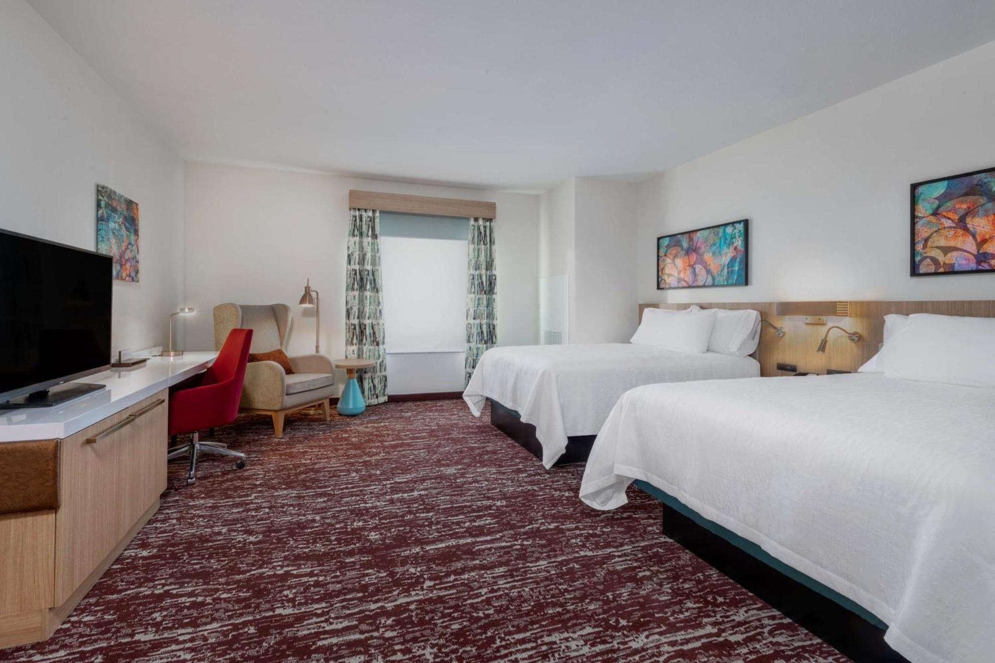 Hilton Garden Inn Лонґмонт Екстер'єр фото