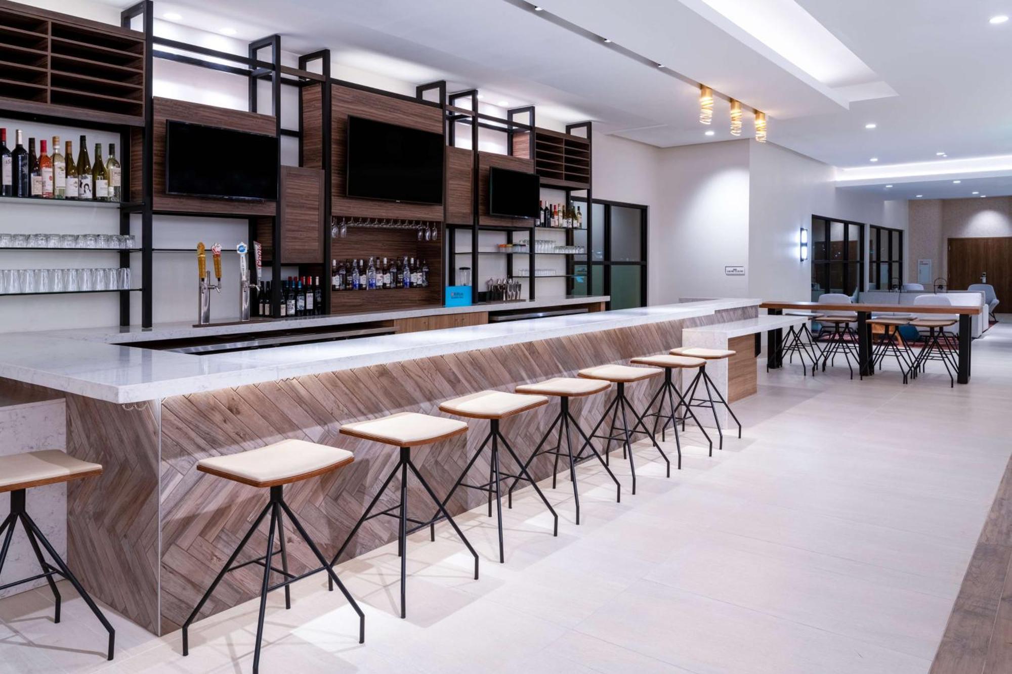 Hilton Garden Inn Лонґмонт Екстер'єр фото