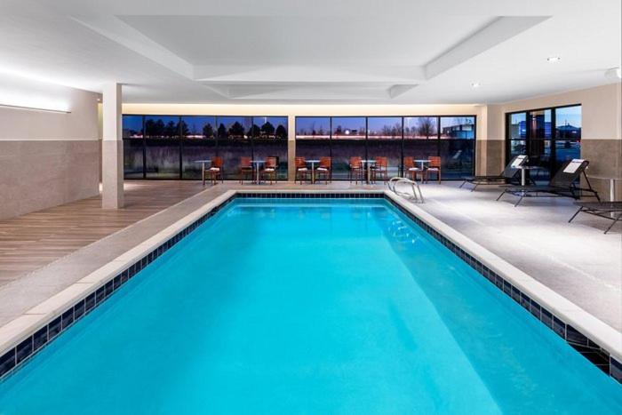 Hilton Garden Inn Лонґмонт Екстер'єр фото